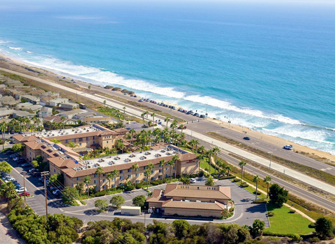 Hilton Garden Inn Carlsbad The hotel is located near surfing and golfing, as well as local attractions such as the Del Mar Racetrack, LEGOLAND California and the San Diego Zoo.